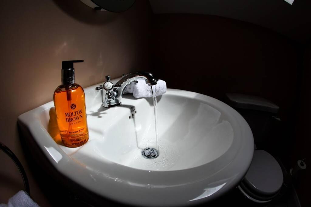 5* Self Catering Villa Nenagh Bagian luar foto