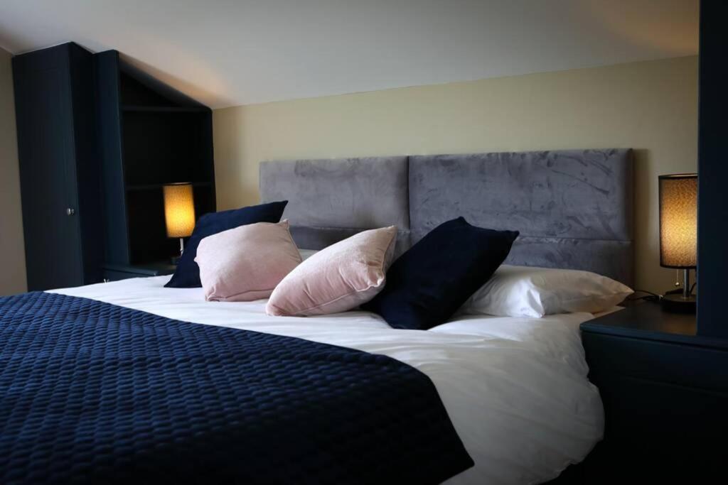 5* Self Catering Villa Nenagh Bagian luar foto